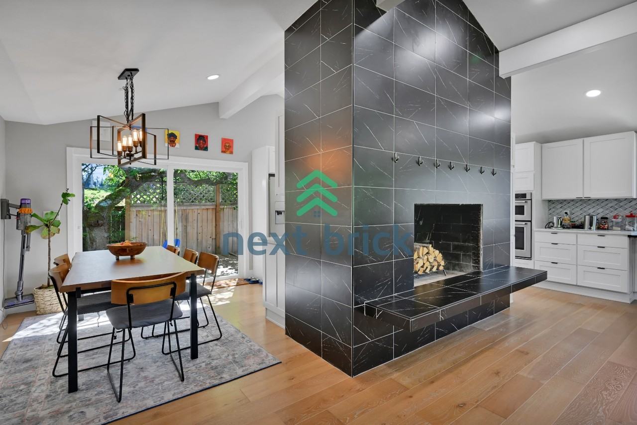 11810 Ne 75th St - Photo 4 of 35