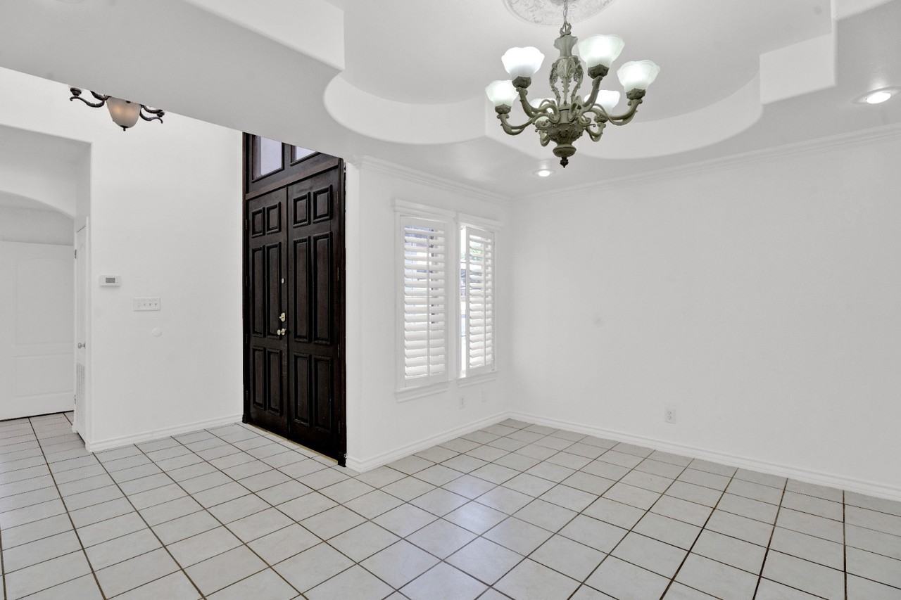 108 Lagos Ave - Photo 4 of 30