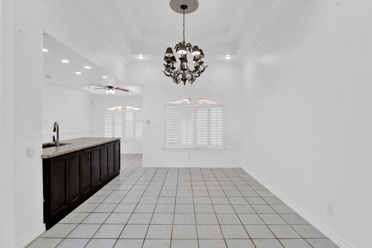108 Lagos Ave - Photo 6 of 30