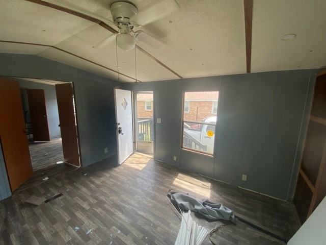 423 Love St - Photo 3 of 6