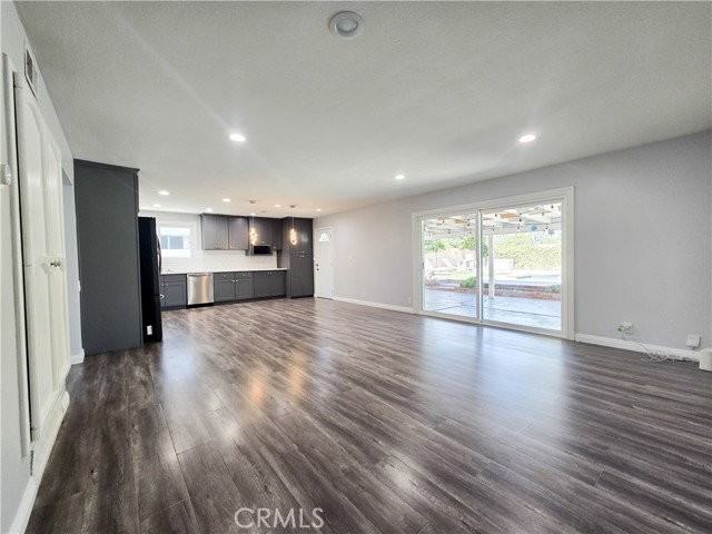 6624 Gross Ave - Photo 4 of 8