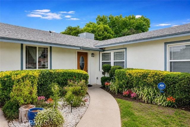 22612 Covello St - Photo 3 of 7