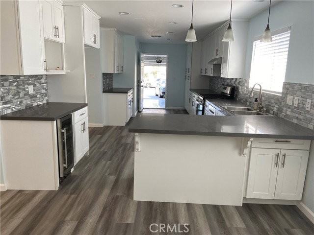 7711 Van Noord Ave - Photo 3 of 7
