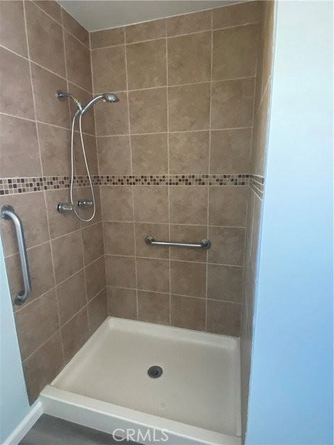 7711 Van Noord Ave - Photo 6 of 7