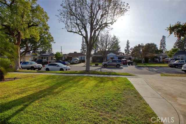 1412 N Catalina St - Photo 6 of 8