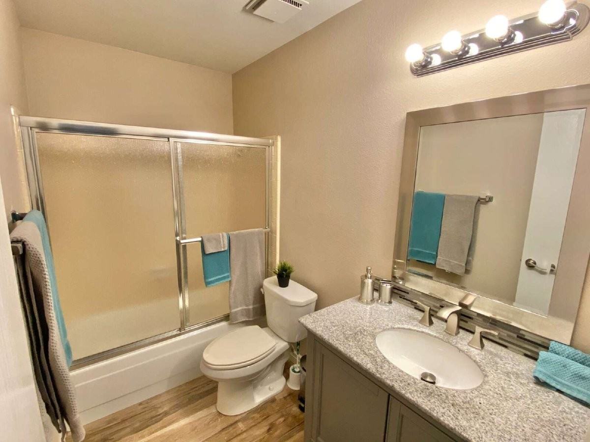 2303 S Cottonwood Dr - Photo 2 of 6