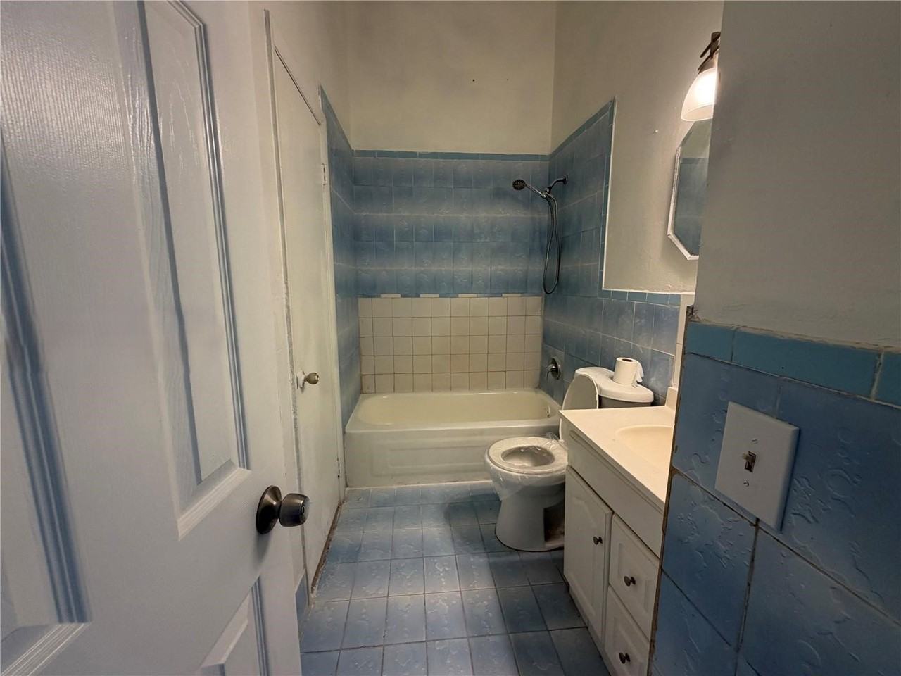 4634 Nw 185th St - Photo 4 of 5