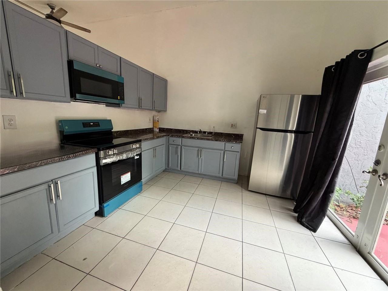 4634 Nw 185th St - Photo 5 of 5