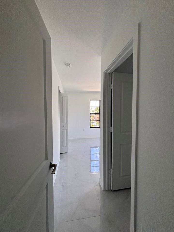 1457 Nw 2nd Ave #1 - Photo 4 of 6