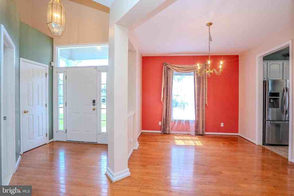 31 Hawthorn Dr - Photo 4 of 45