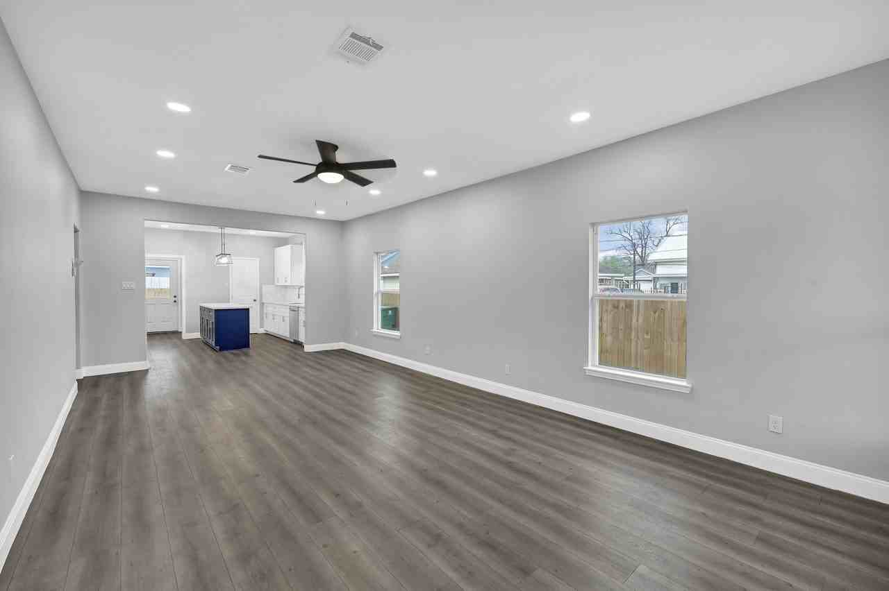5604 Sherman St - Photo 4 of 19