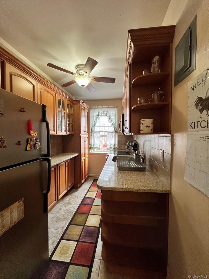 821 Bronx River Rd - Photo 4 of 4