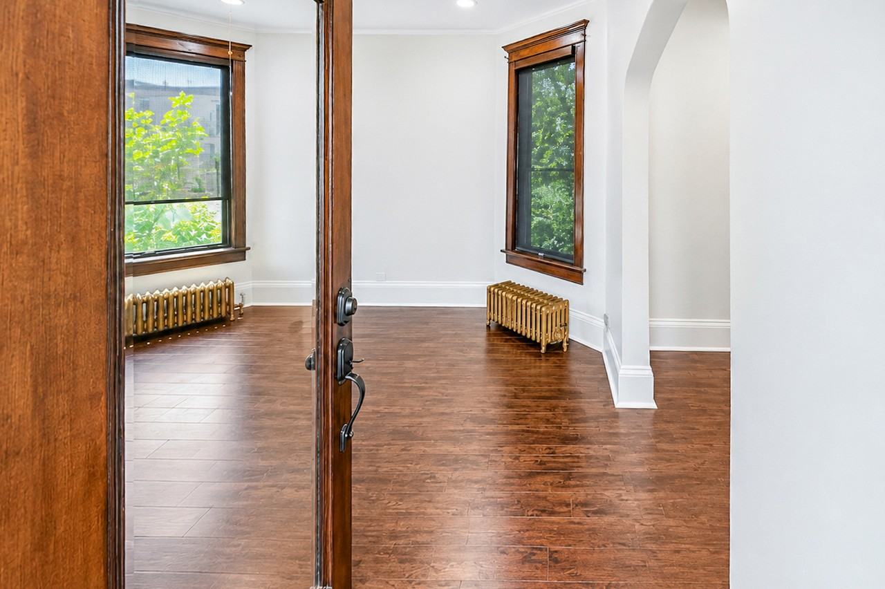 1305 S Spaulding Ave - Photo 6 of 41