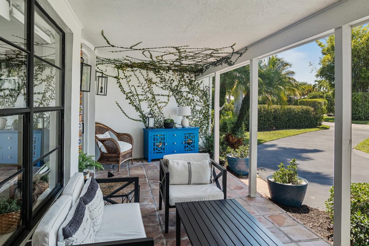 711 Sw 27th Way - Photo 3 of 39