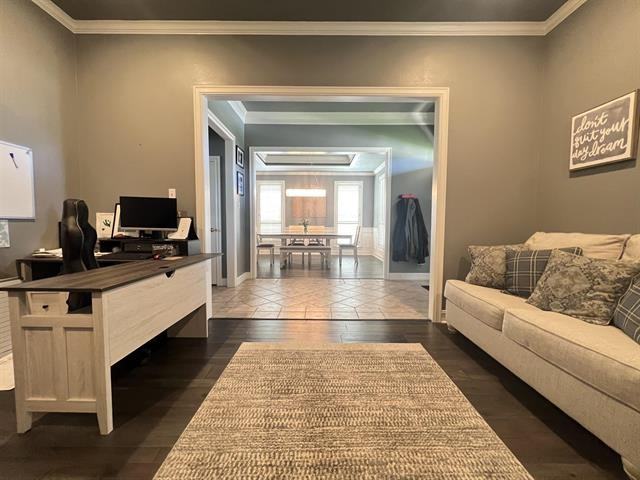 6035 Barrington Ave - Photo 4 of 35