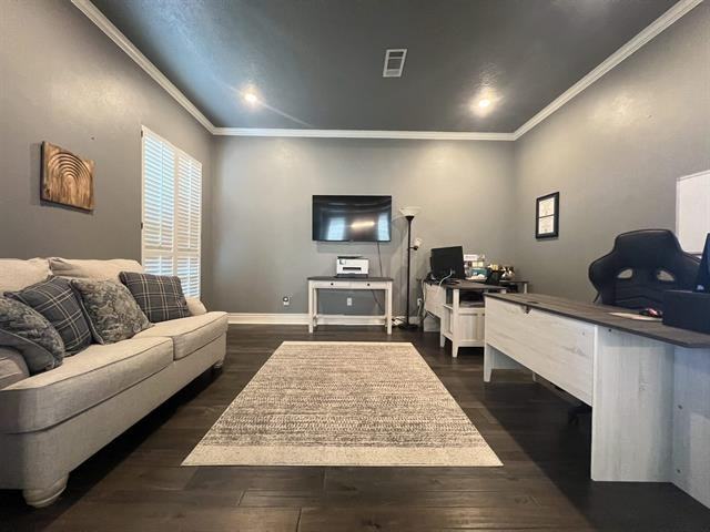 6035 Barrington Ave - Photo 5 of 35