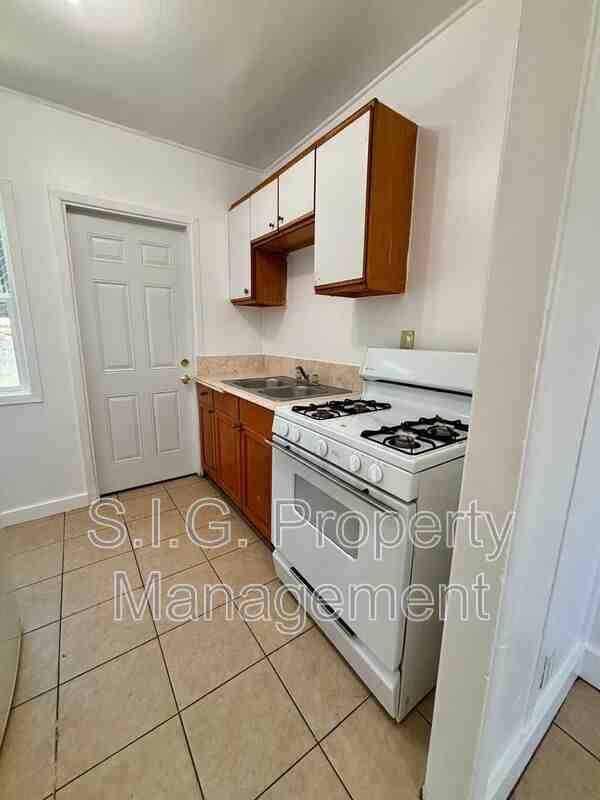 10156 1/4 Helendale Ave - Photo 7 of 11