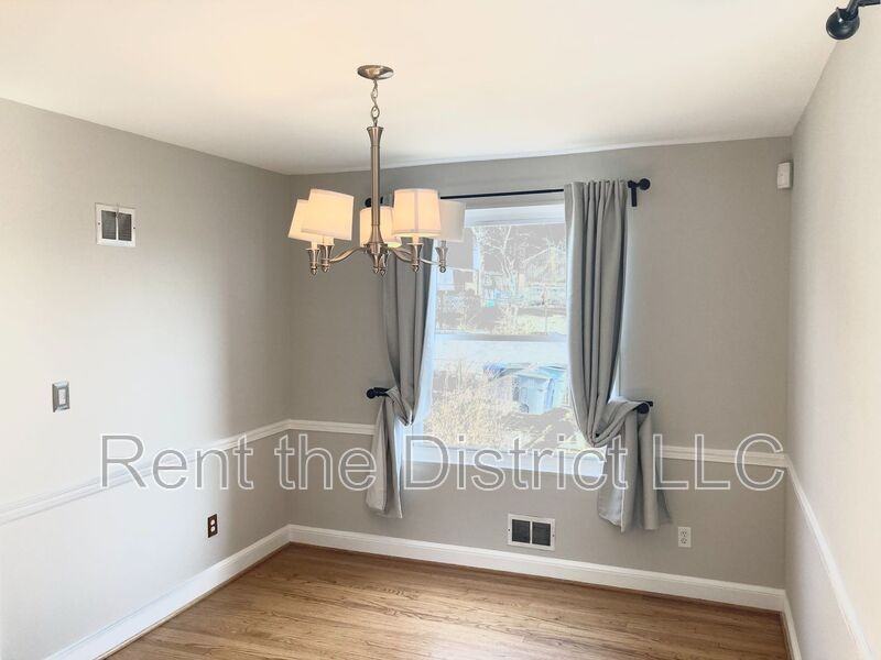 4819 8th St Ne - Photo 5 of 23