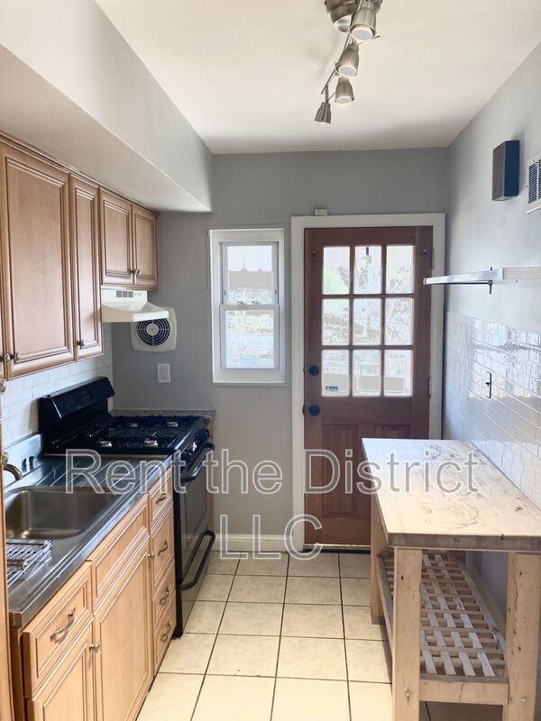 4819 8th St Ne - Photo 6 of 23