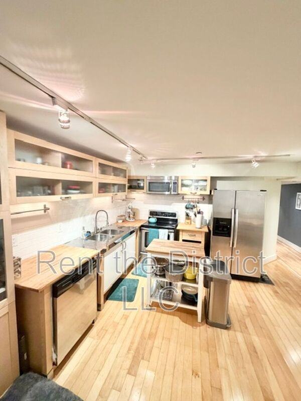 1350 Randolph St Nw #1 - Photo 3 of 15