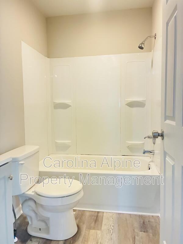 201 Dover St - Photo 7 of 21