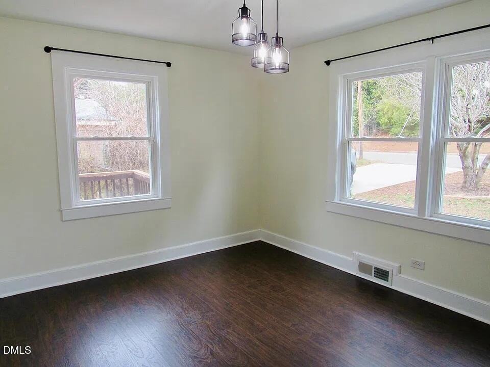 209 Carbonton Rd - Photo 4 of 17