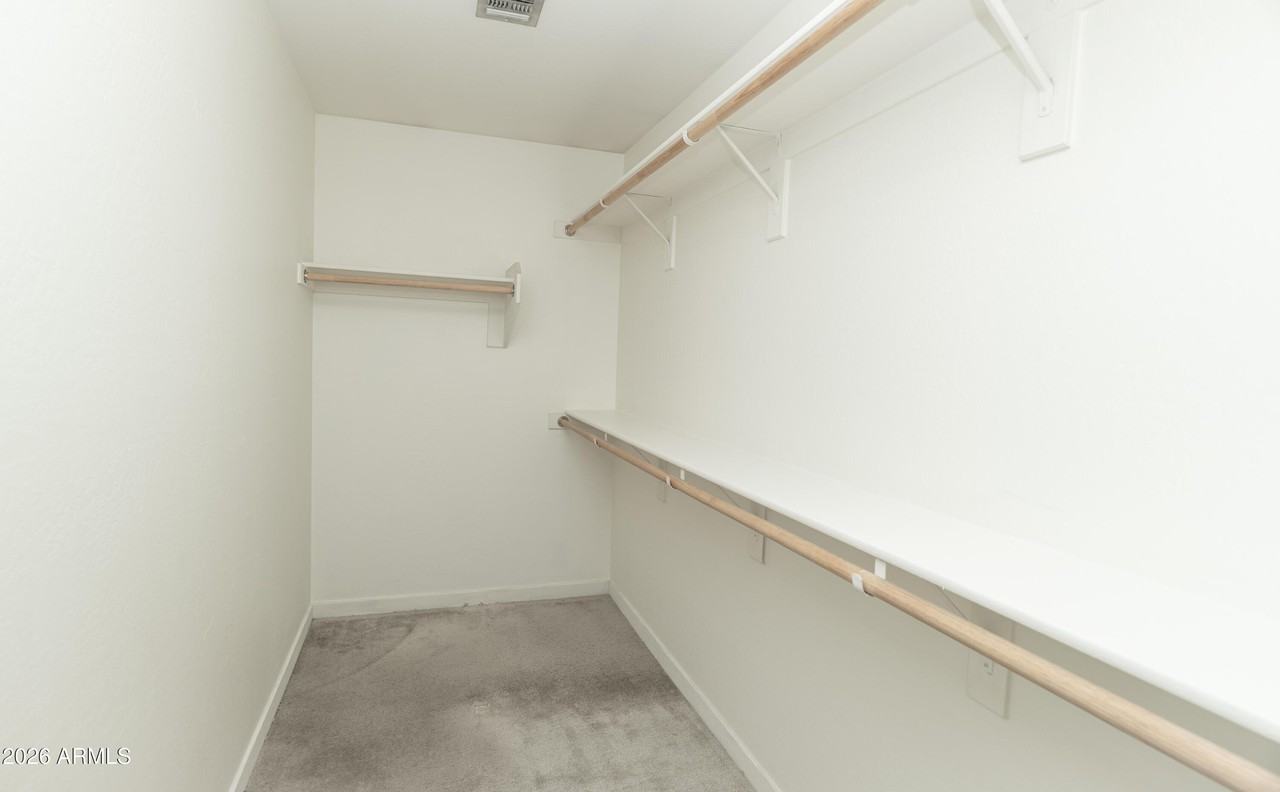 6018 W Hartford Ct - Photo 4 of 33