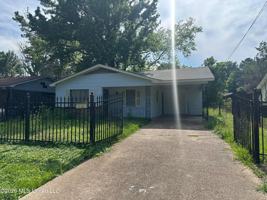 featured image of 3655 Horton St