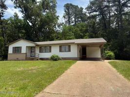 featured image of 4420 Woodland Ave