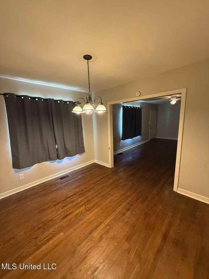 4420 Woodland Ave - Photo 5 of 13