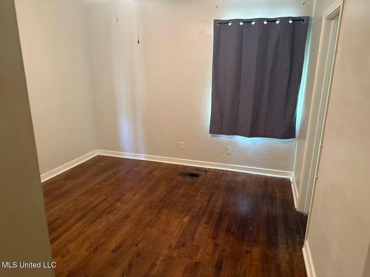 4420 Woodland Ave - Photo 6 of 13