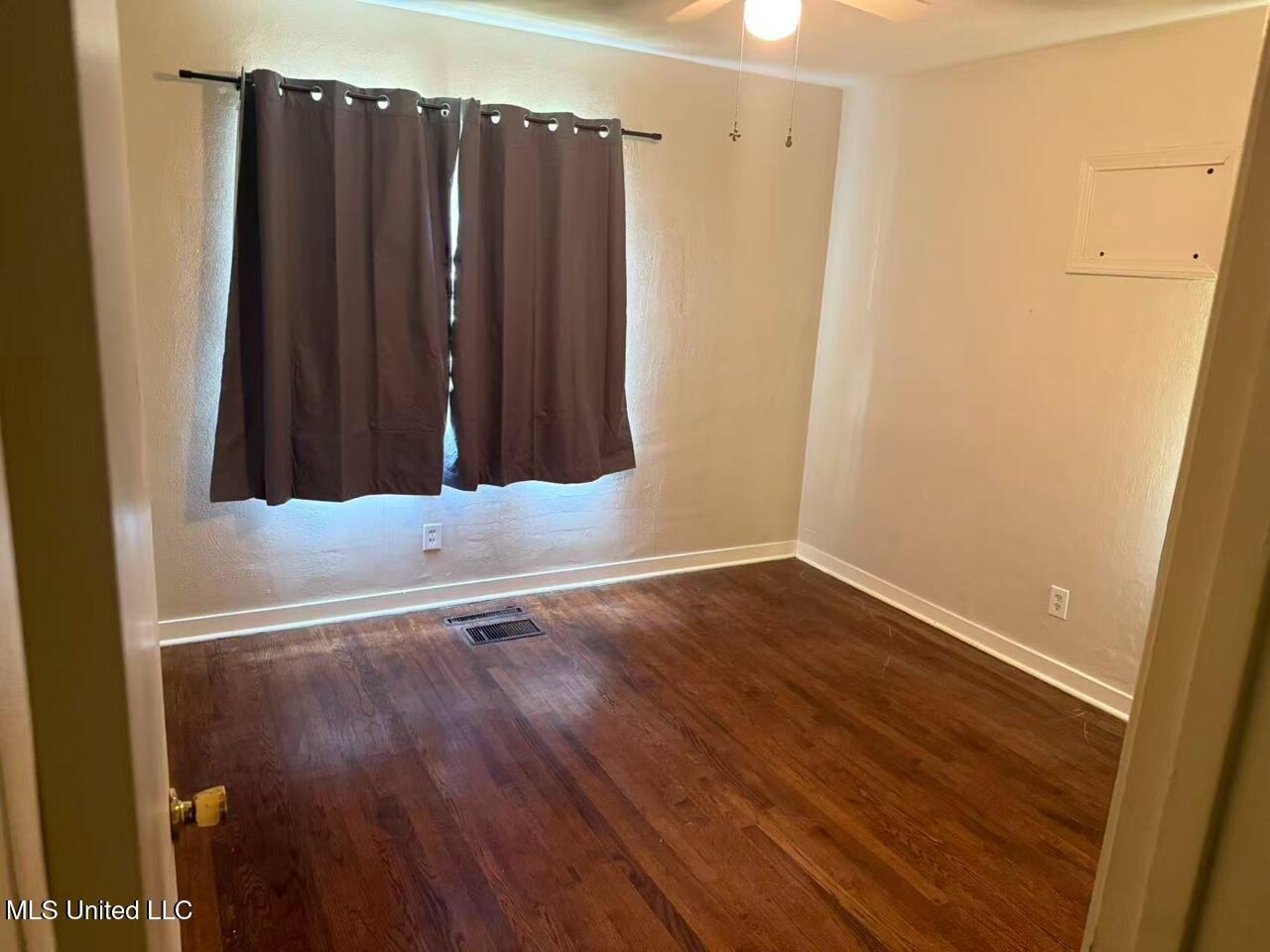 4420 Woodland Ave - Photo 7 of 13