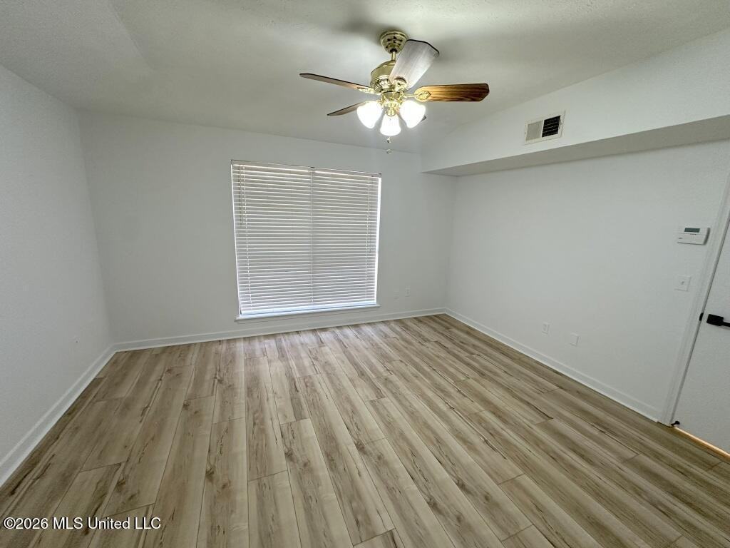 62 Shore Dr - Photo 5 of 14
