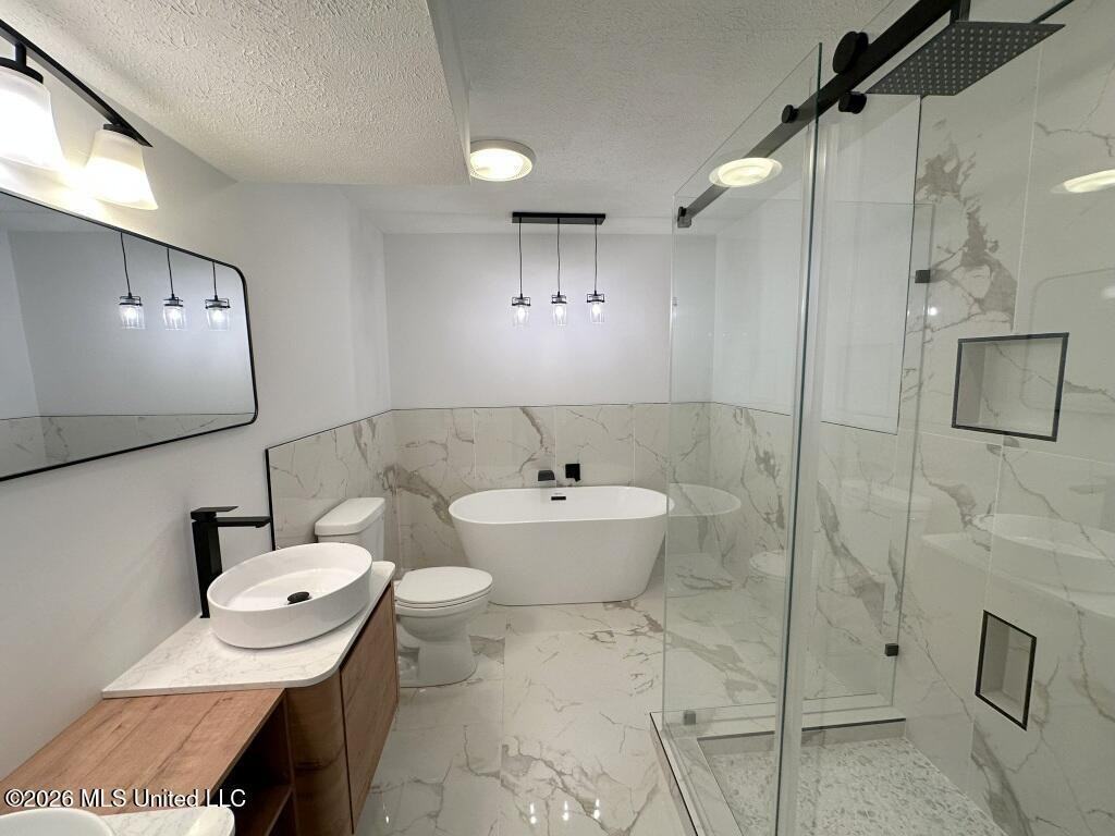 62 Shore Dr - Photo 6 of 14