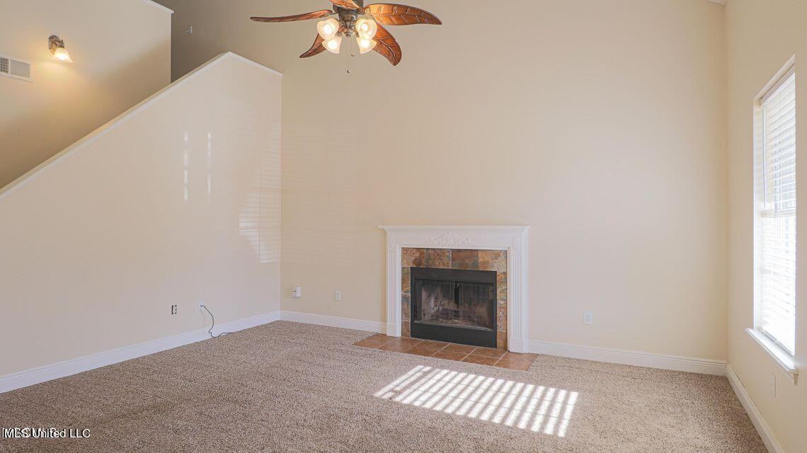 13472 Locust Hill Dr - Photo 2 of 20