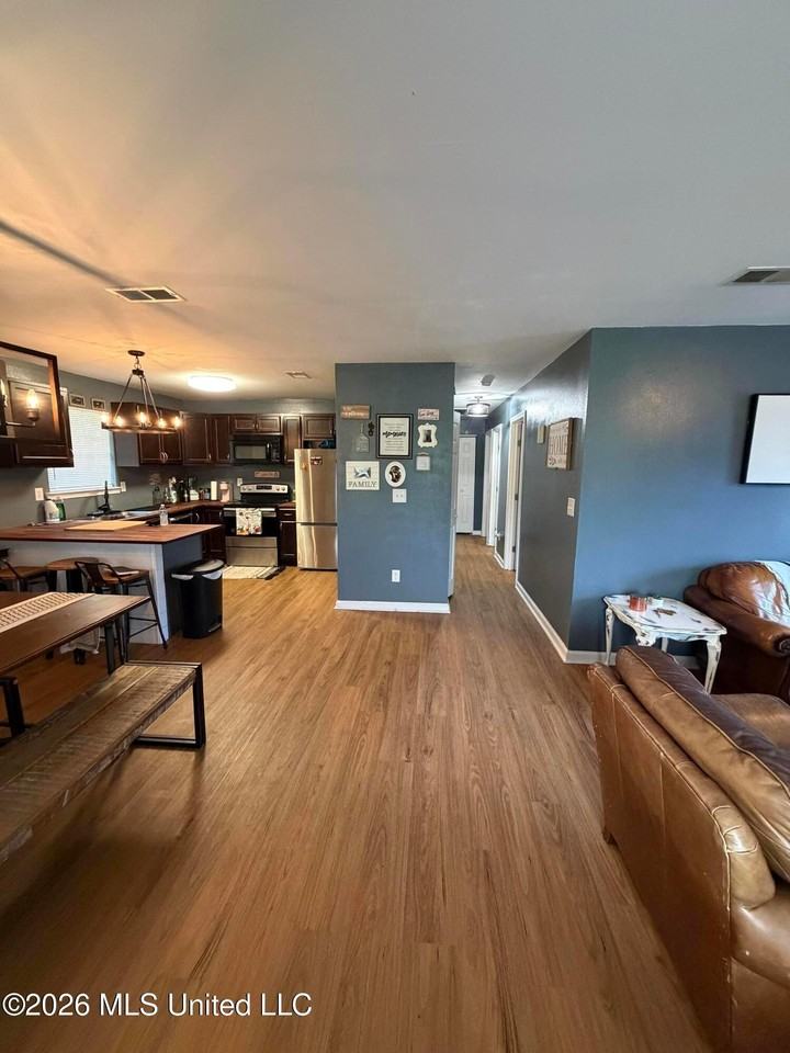 2828 59th Ave - Photo 2 of 14