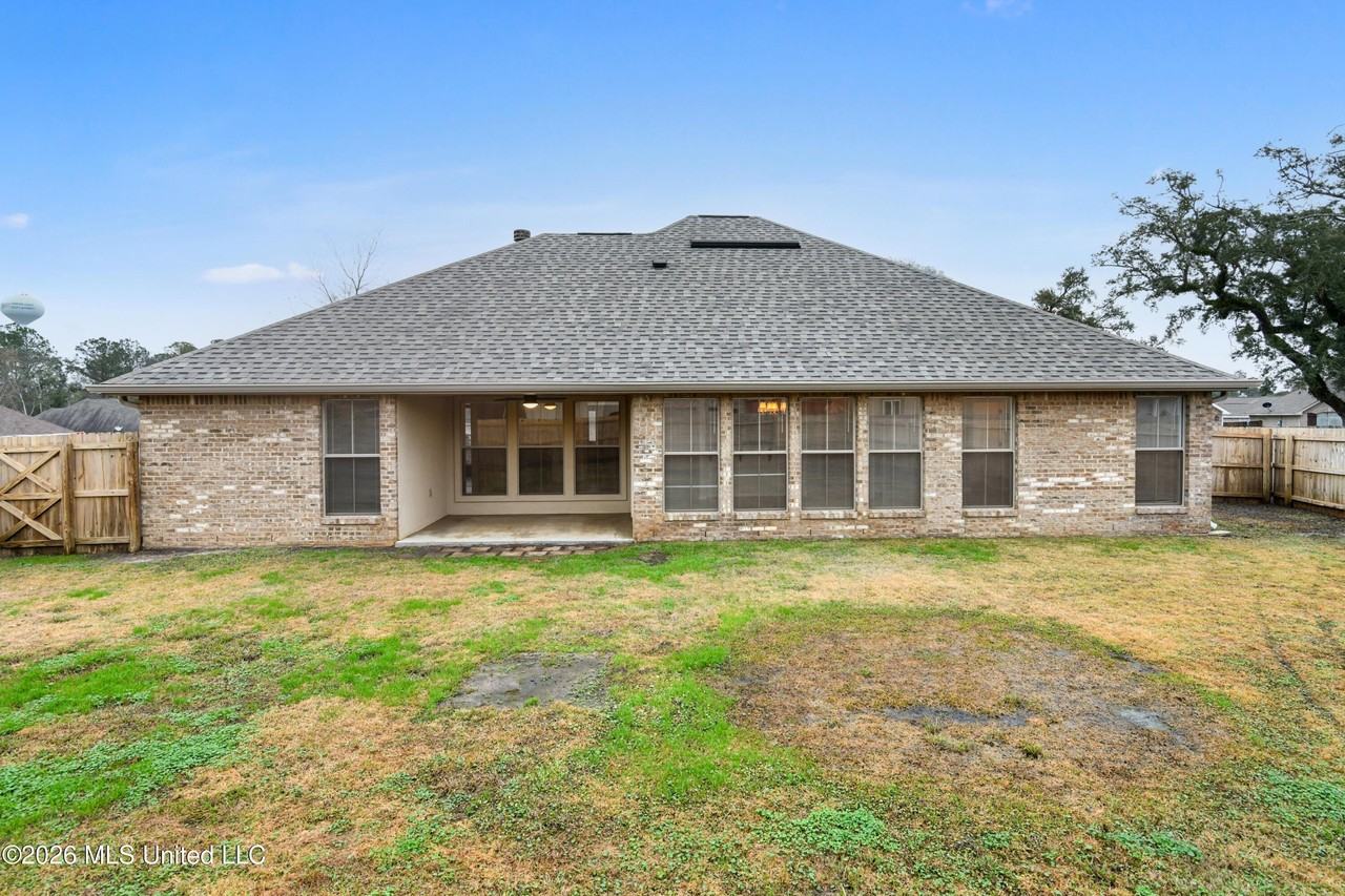 13636 Hidden Oaks Dr - Photo 6 of 26