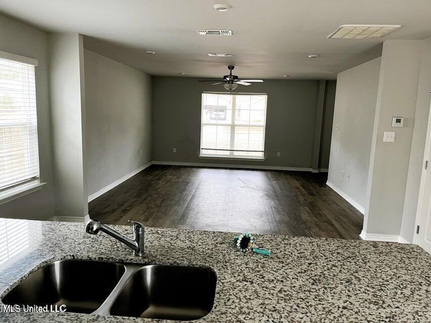 13151 Turtle Creek Pkwy - Photo 4 of 14