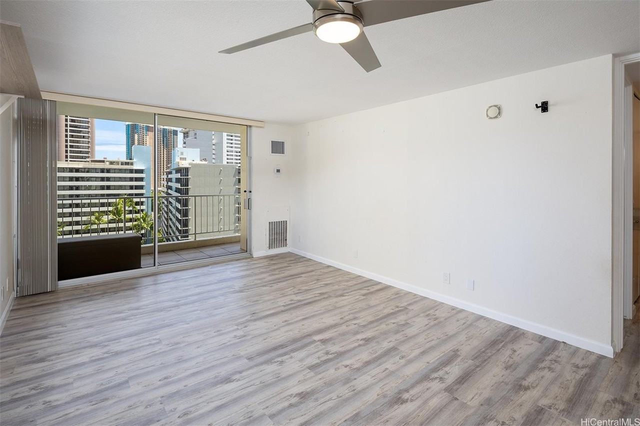 400 Hobron Ln #1215 - Photo 3 of 25