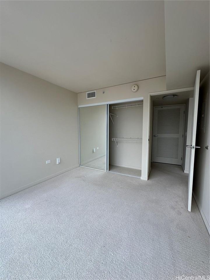 1296 Kapiolani Blvd - Photo 4 of 12