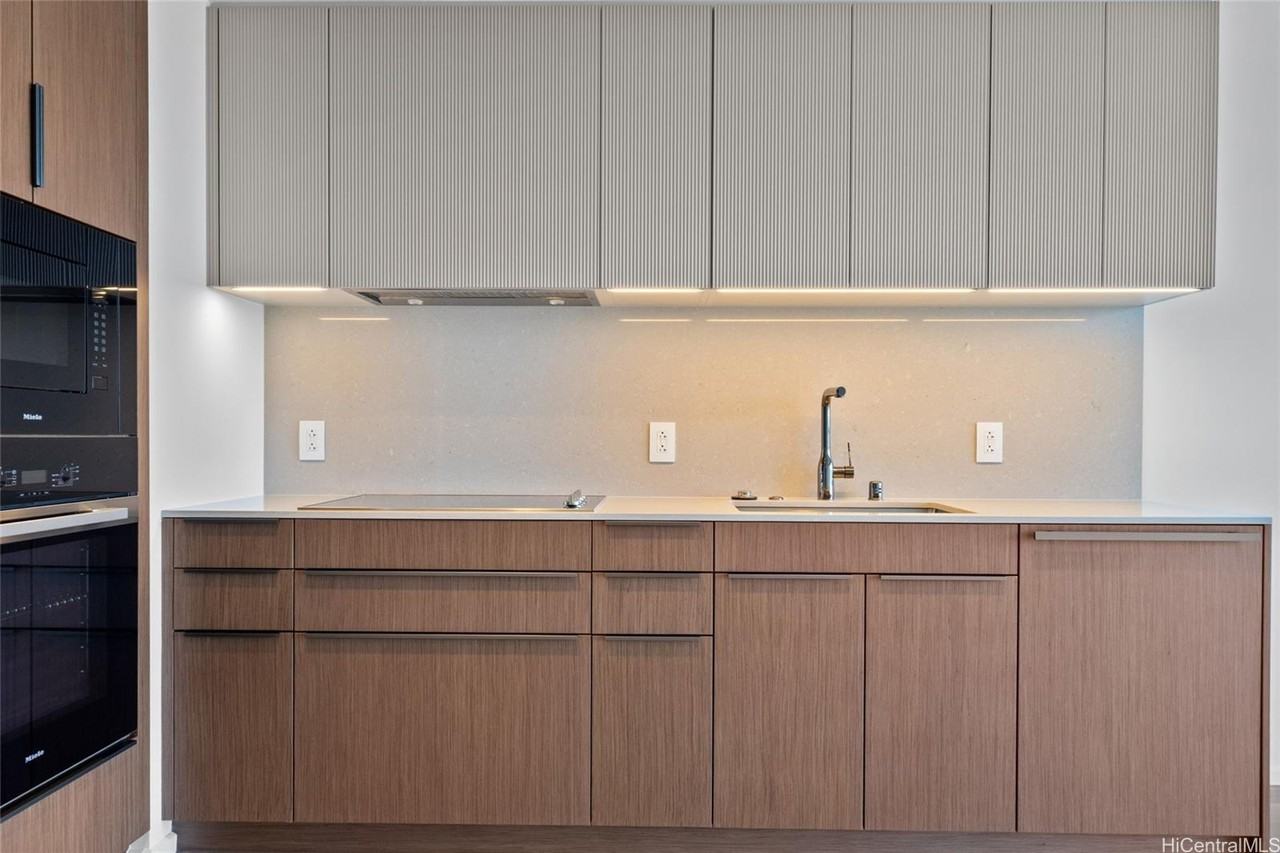 333 Ward Ave #3409 - Photo 4 of 24