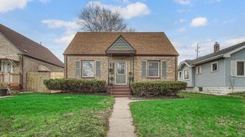 featured image of 7339 Jefferson Ave