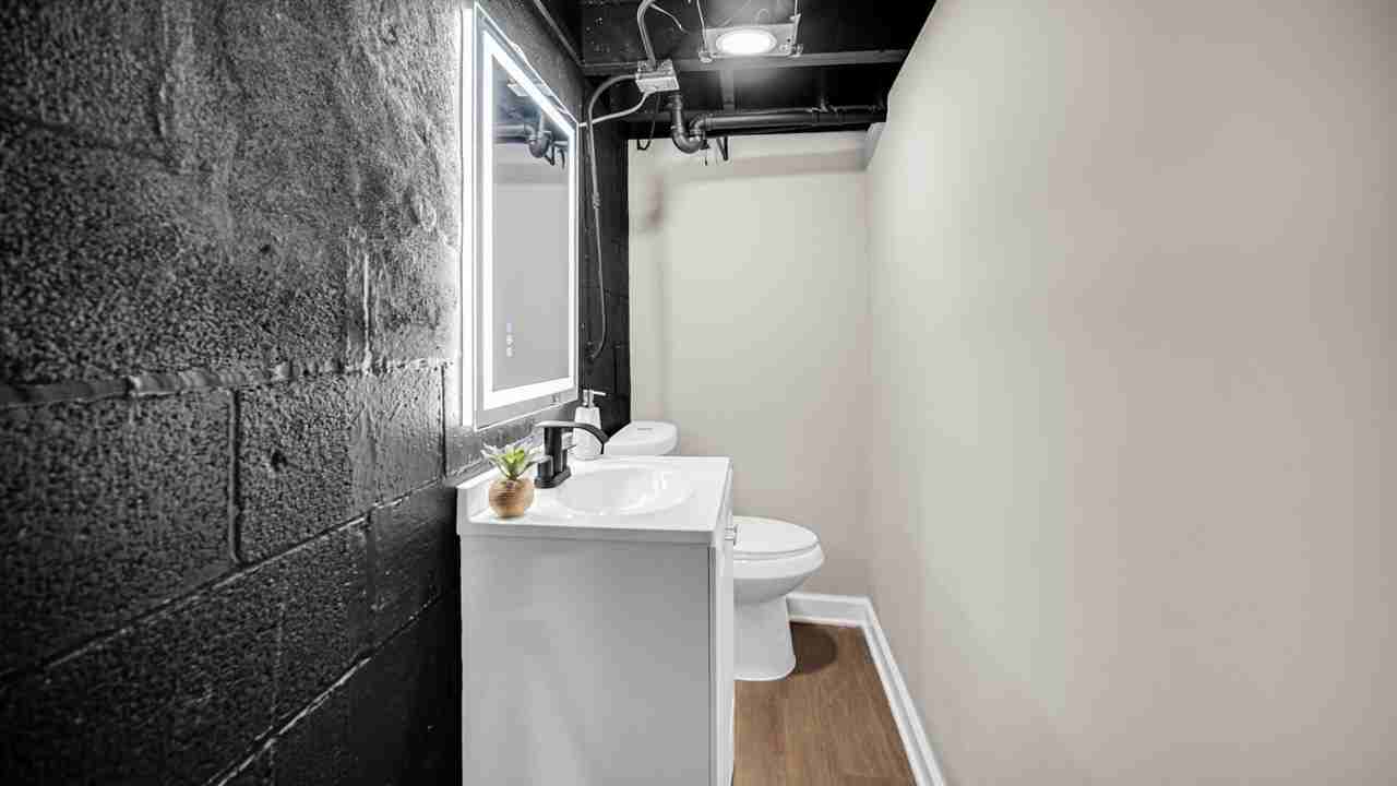 7339 Jefferson Ave - Photo 3 of 21
