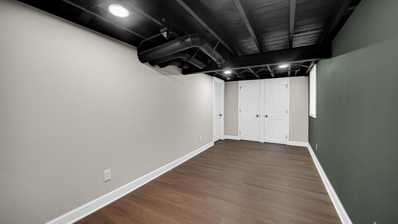 7339 Jefferson Ave - Photo 5 of 21