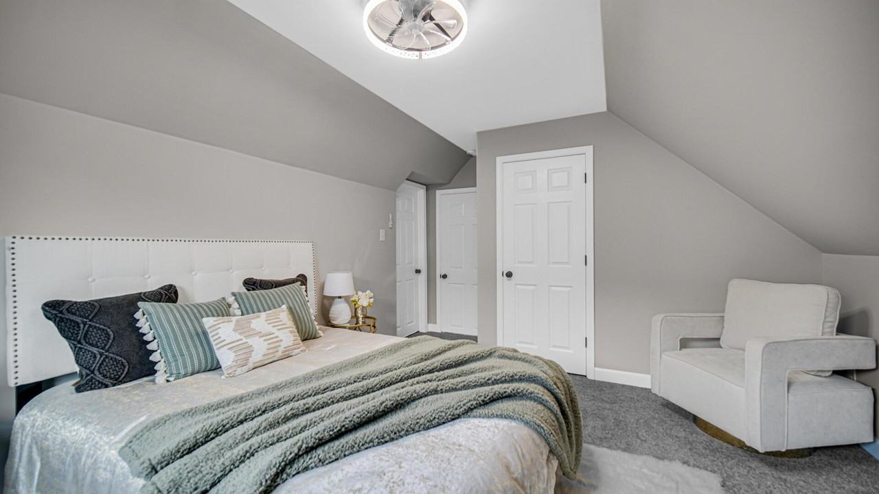 7339 Jefferson Ave - Photo 6 of 21