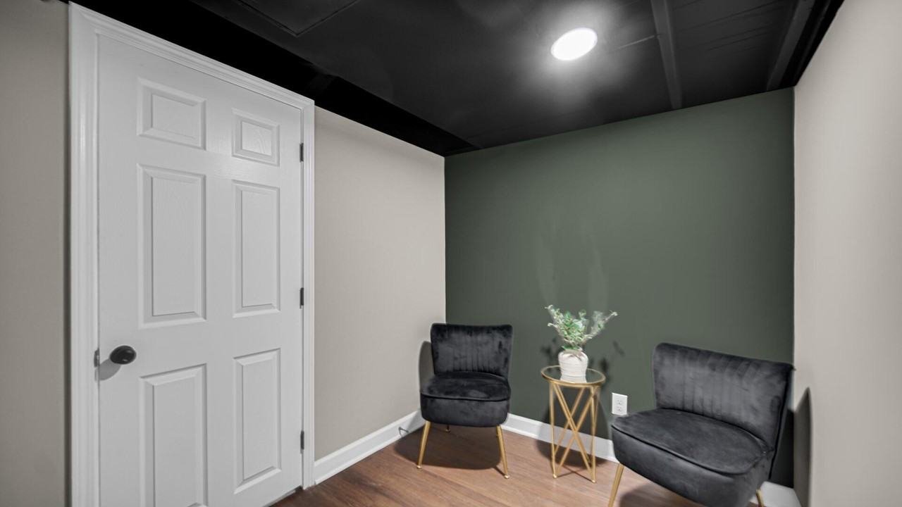 7339 Jefferson Ave - Photo 7 of 21