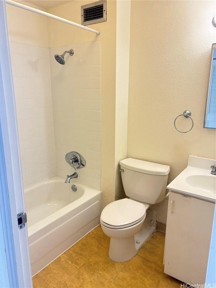 2211 Ala Wai Blvd #2603 - Photo 6 of 8