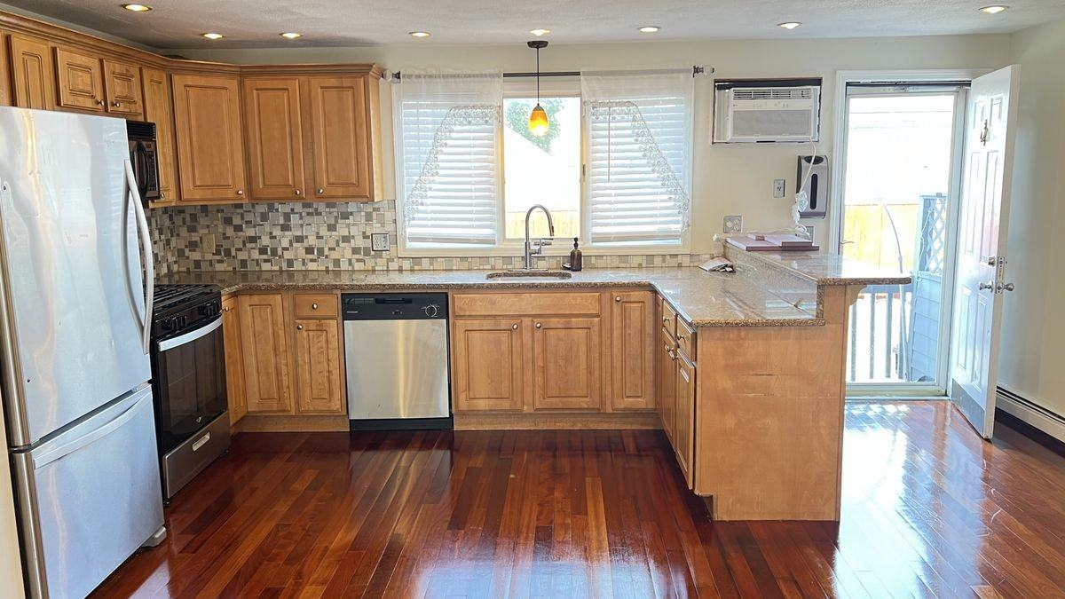 86 Atwood St - Photo 3 of 15