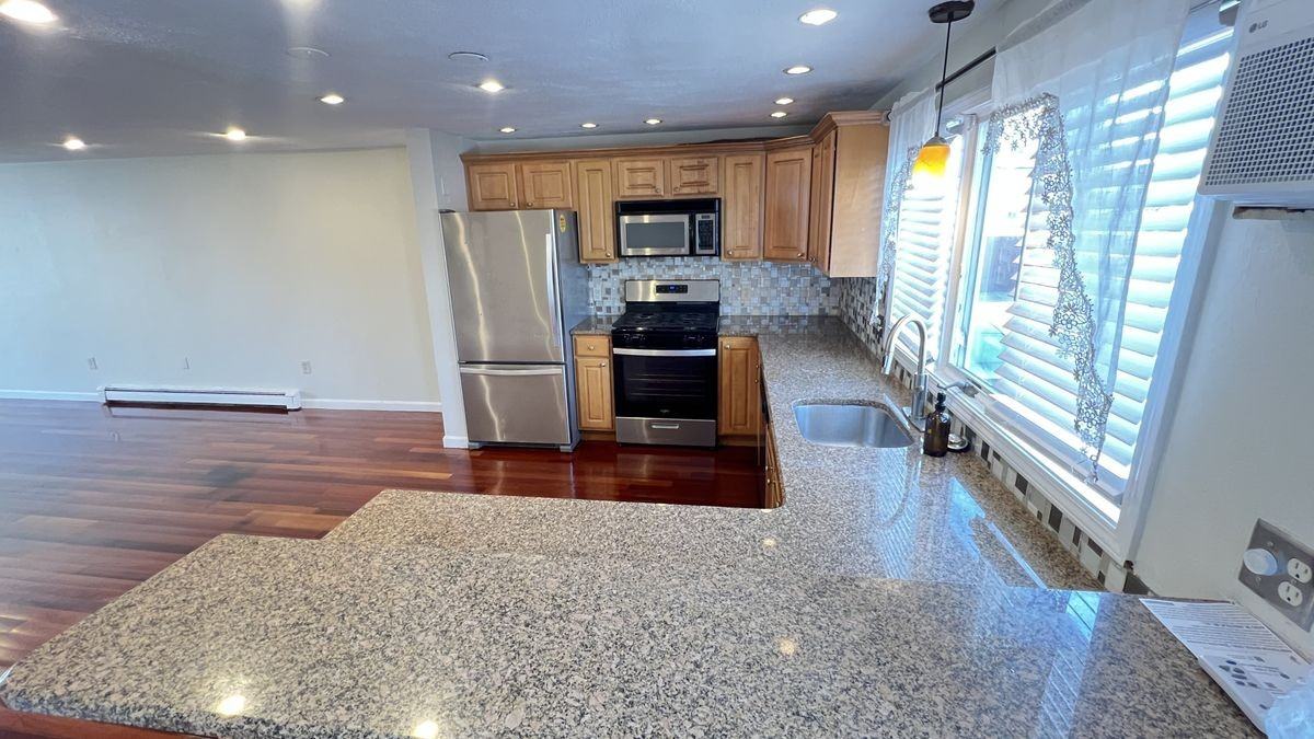86 Atwood St - Photo 4 of 15