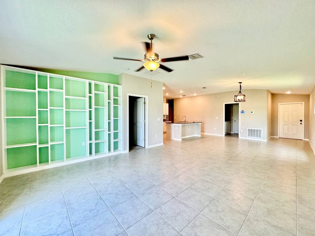7025 King Creek Dr - Photo 4 of 38
